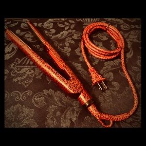 tis sold:babylisspro hair straightener